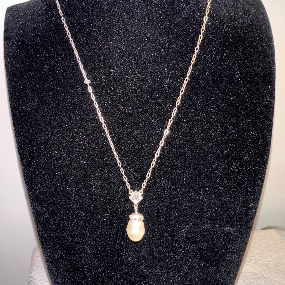 Elegant Silver Tone Necklace with Faux Pearl Drop & Crystal Accent Necklace